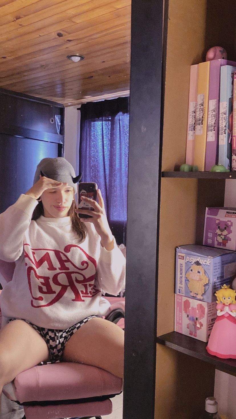 ella_thorne from Jerkmate