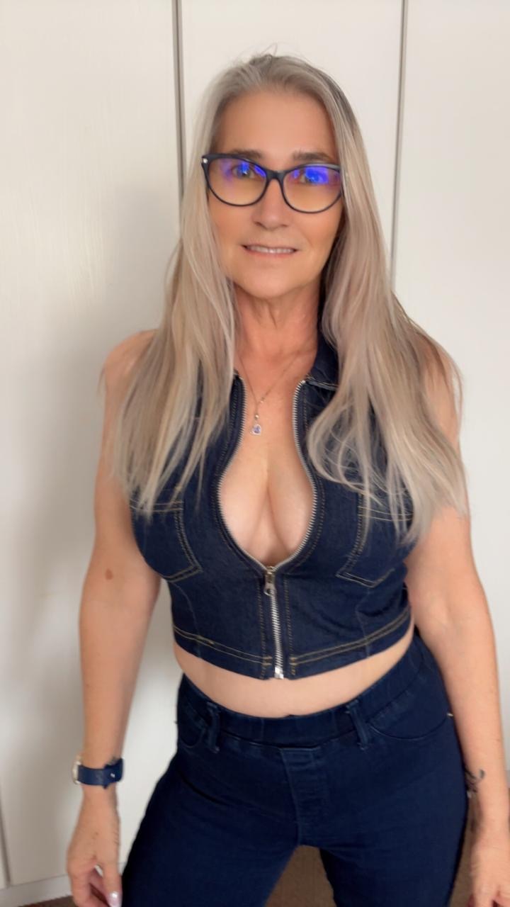 SexyScarlett22 photo 1