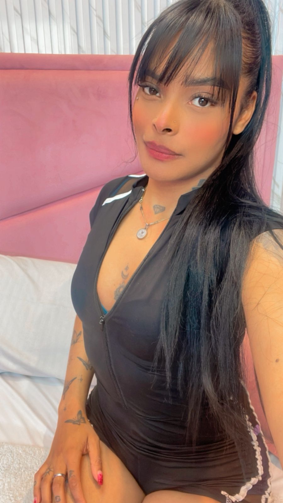 emmaebonyx19 from Jerkmate