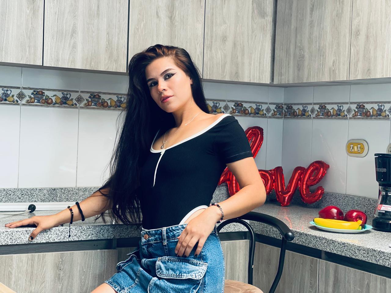 karinatomson from Jerkmate