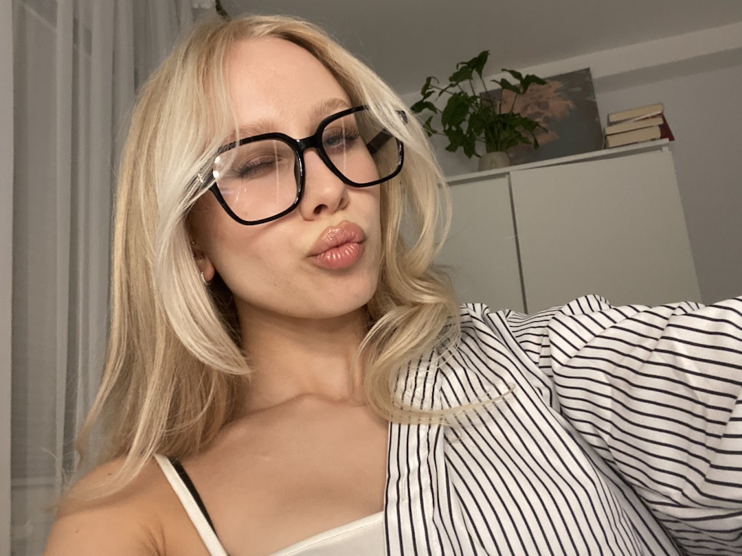 anyalovexx from Jerkmate