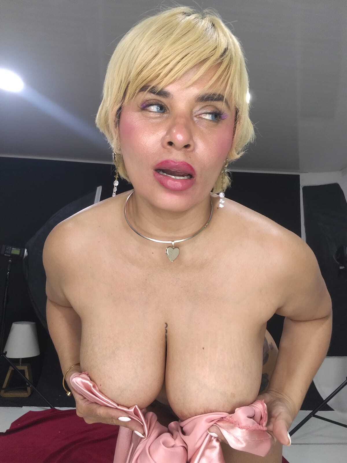 evamonteneegro from Jerkmate
