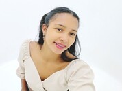 Chat Live with Ehmha  18 year old Amateur Cam Girl from Colombia Photo