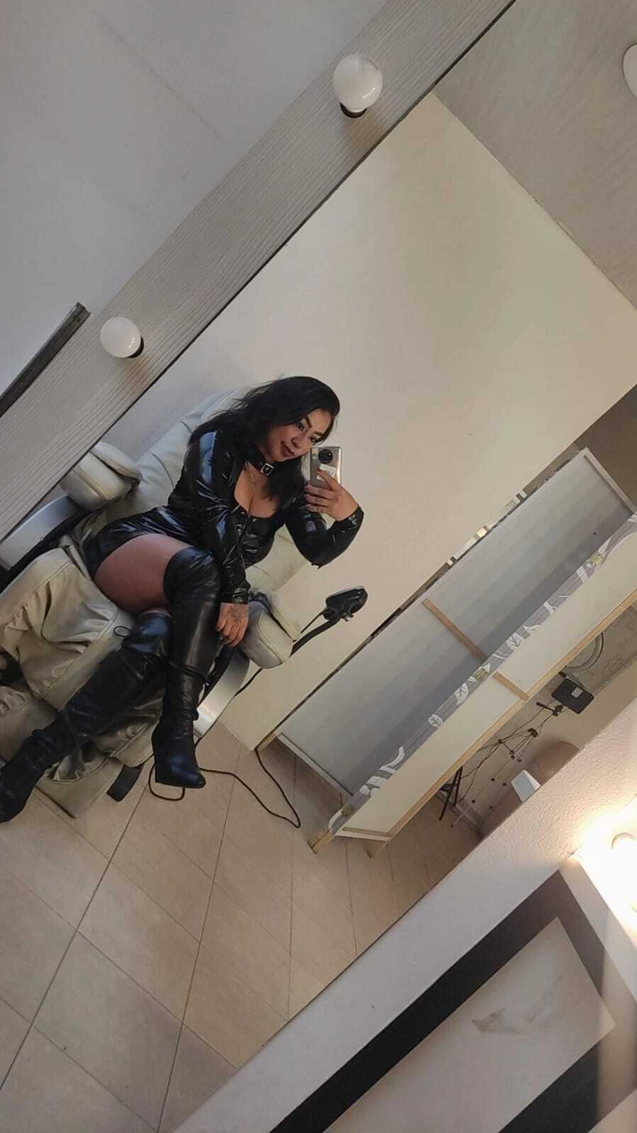 carolinaarias from Jerkmate