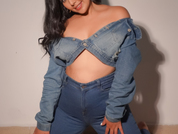 emmilykhan pic