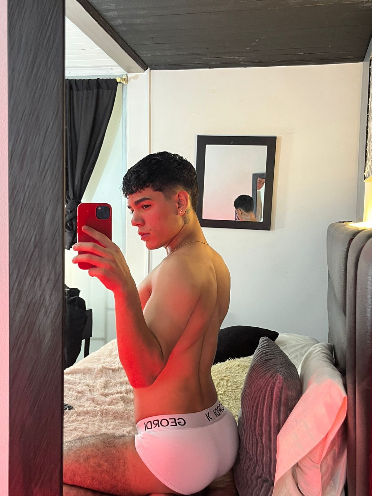 AlexHottie