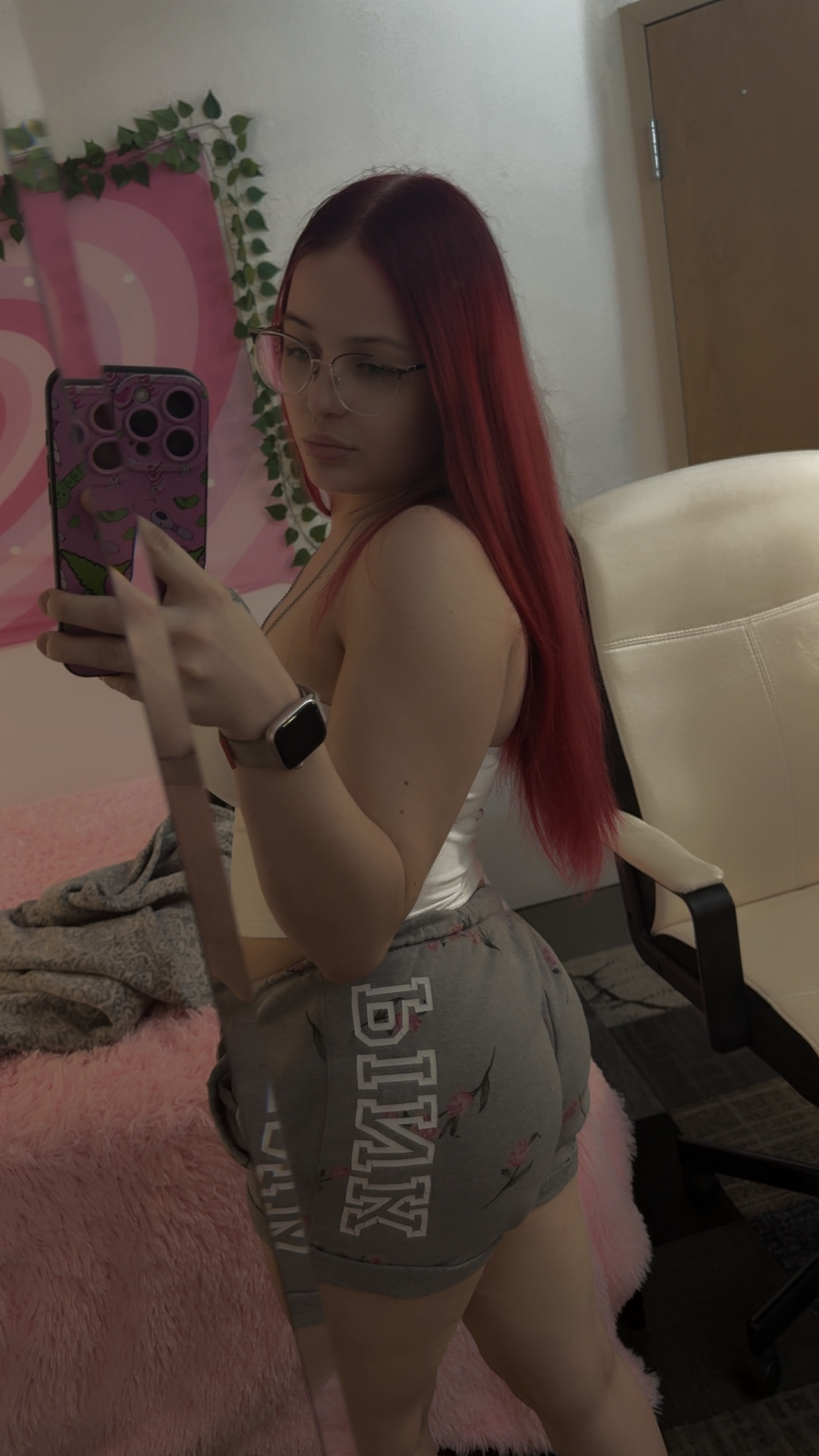 foxylilly from Jerkmate