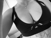 FlirtyyEllaa