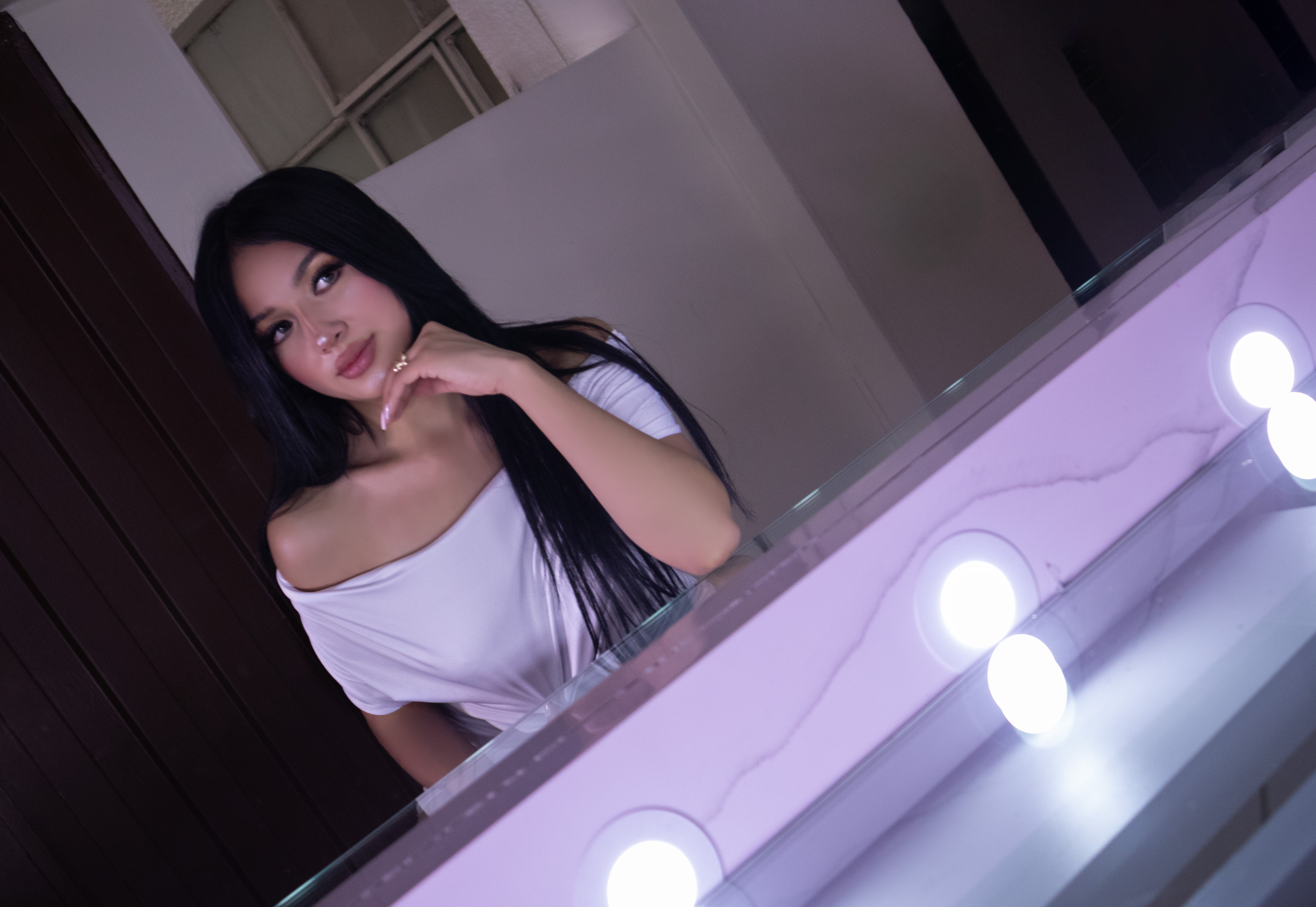 Lilly_Tylor picture 4