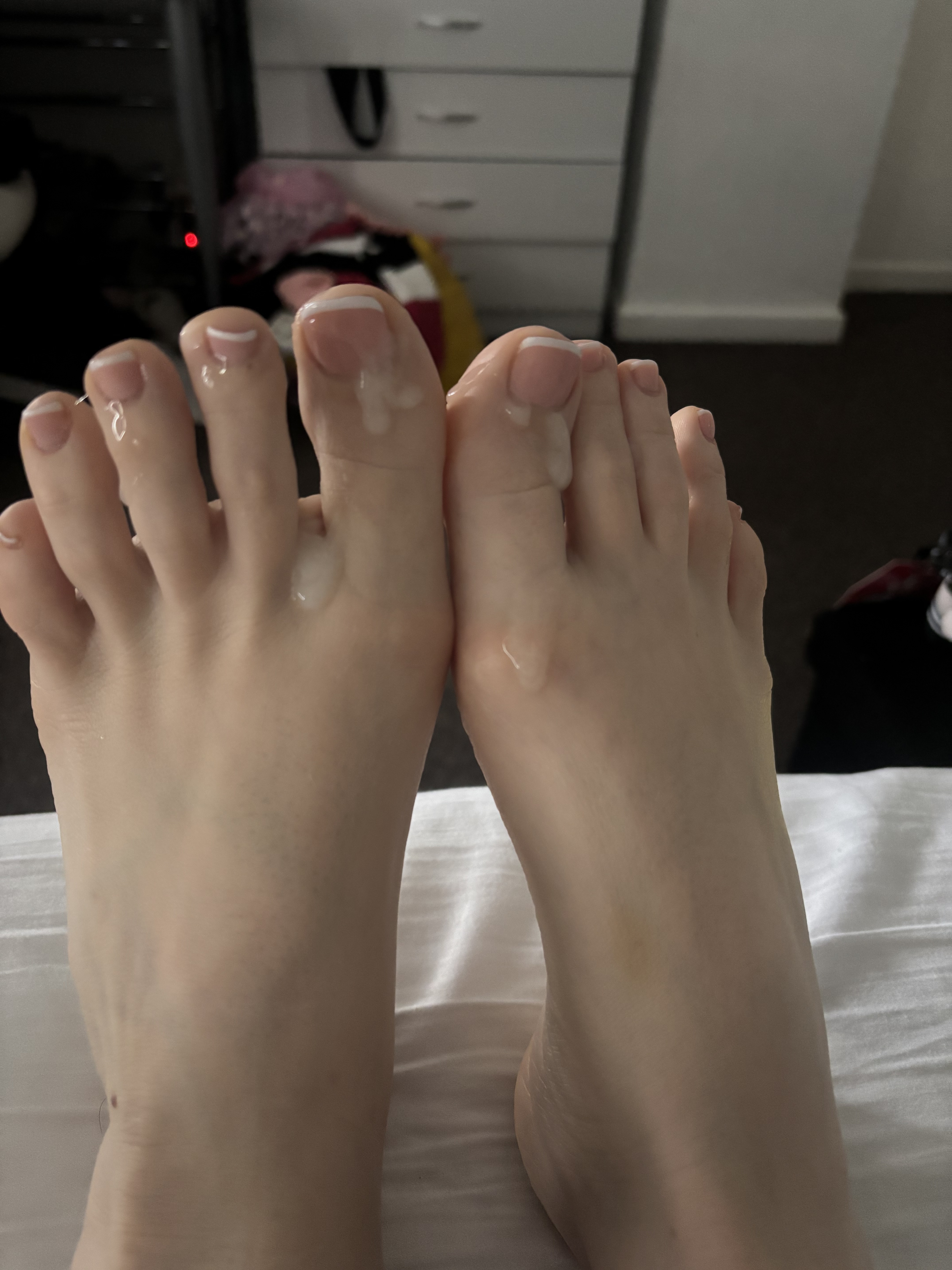 Barefootblondiexx