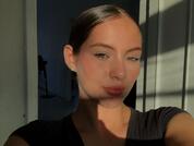 greta_petite pic