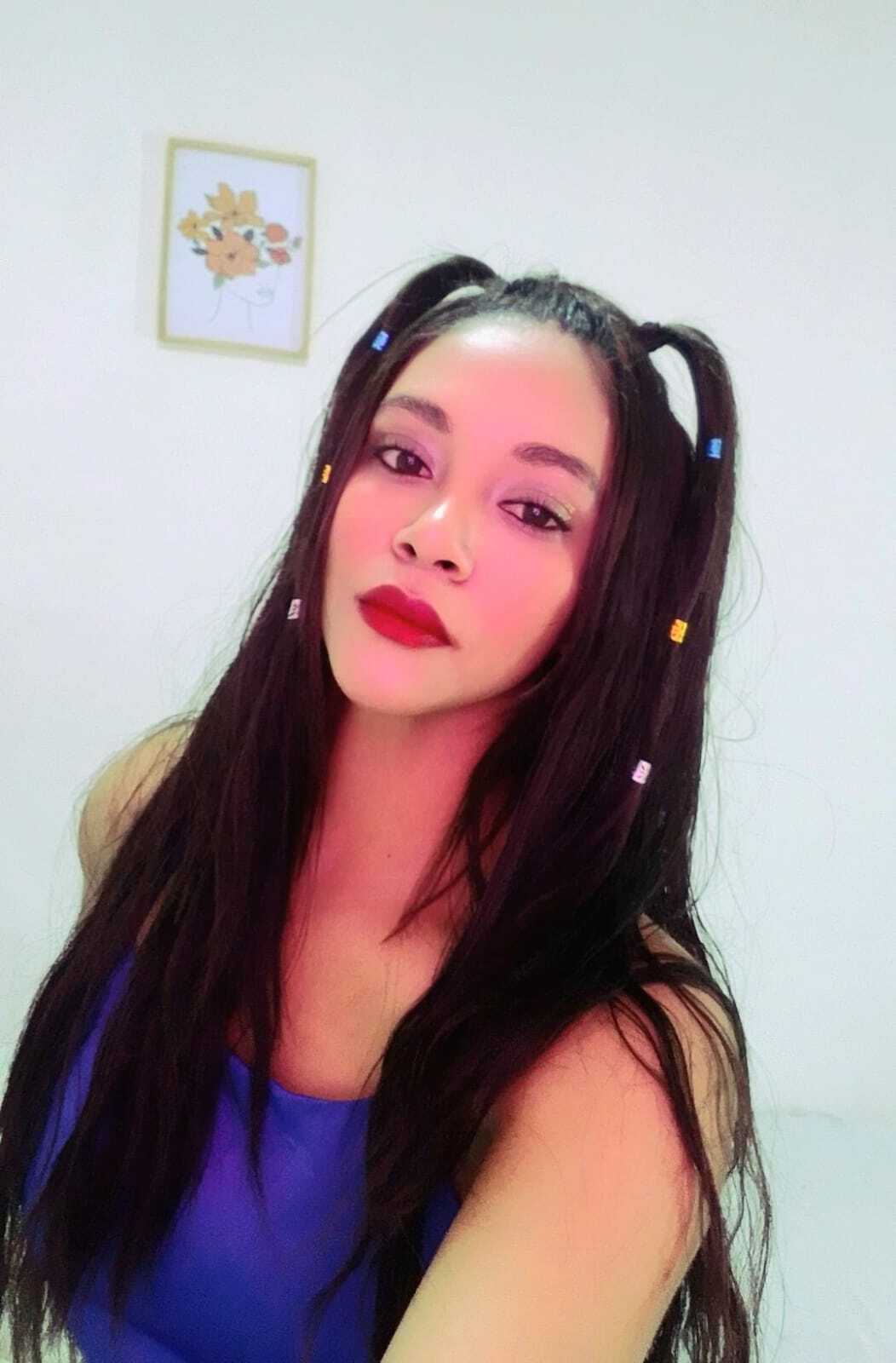 roxxanavelmont19 from Jerkmate