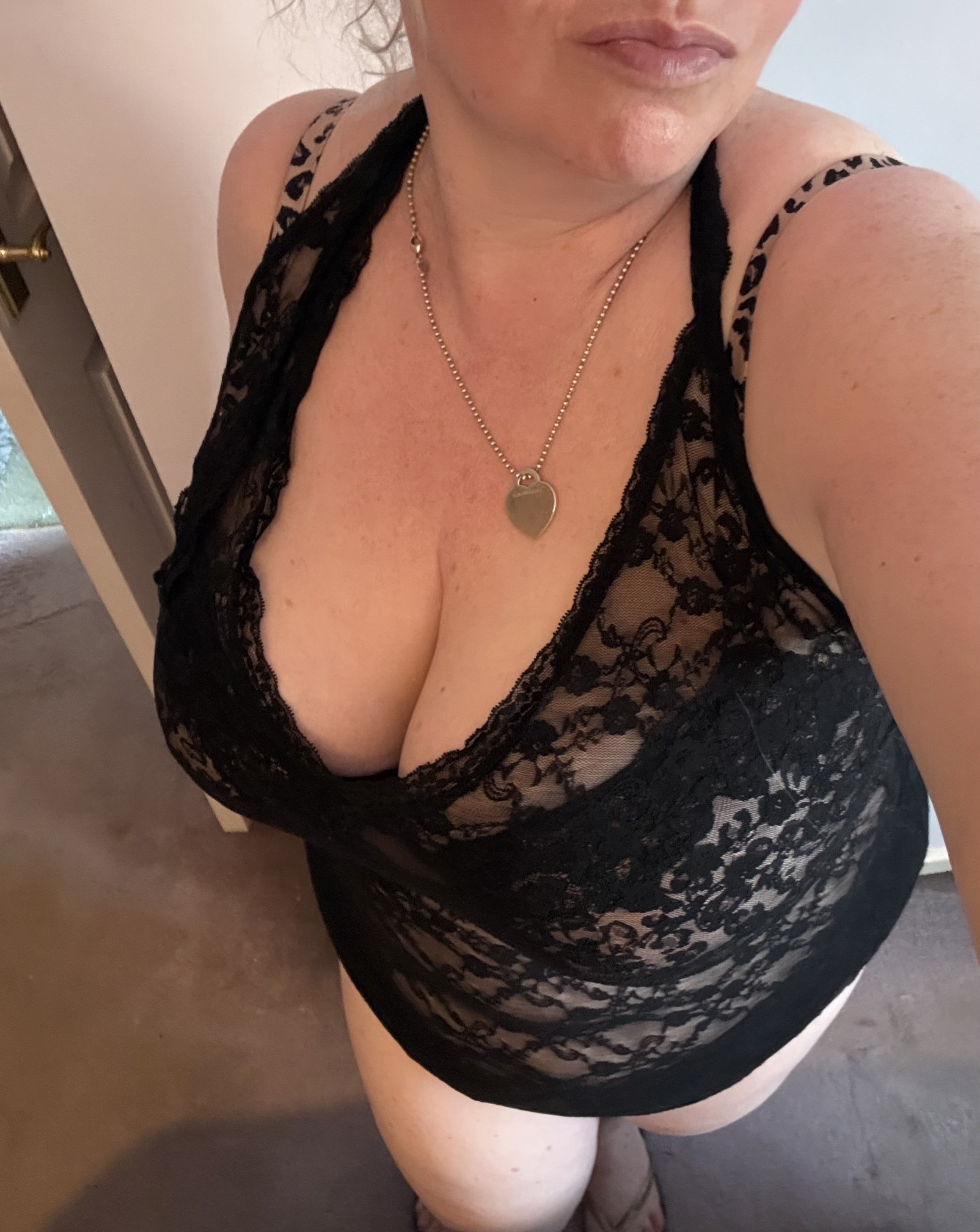 Blondebombshell27