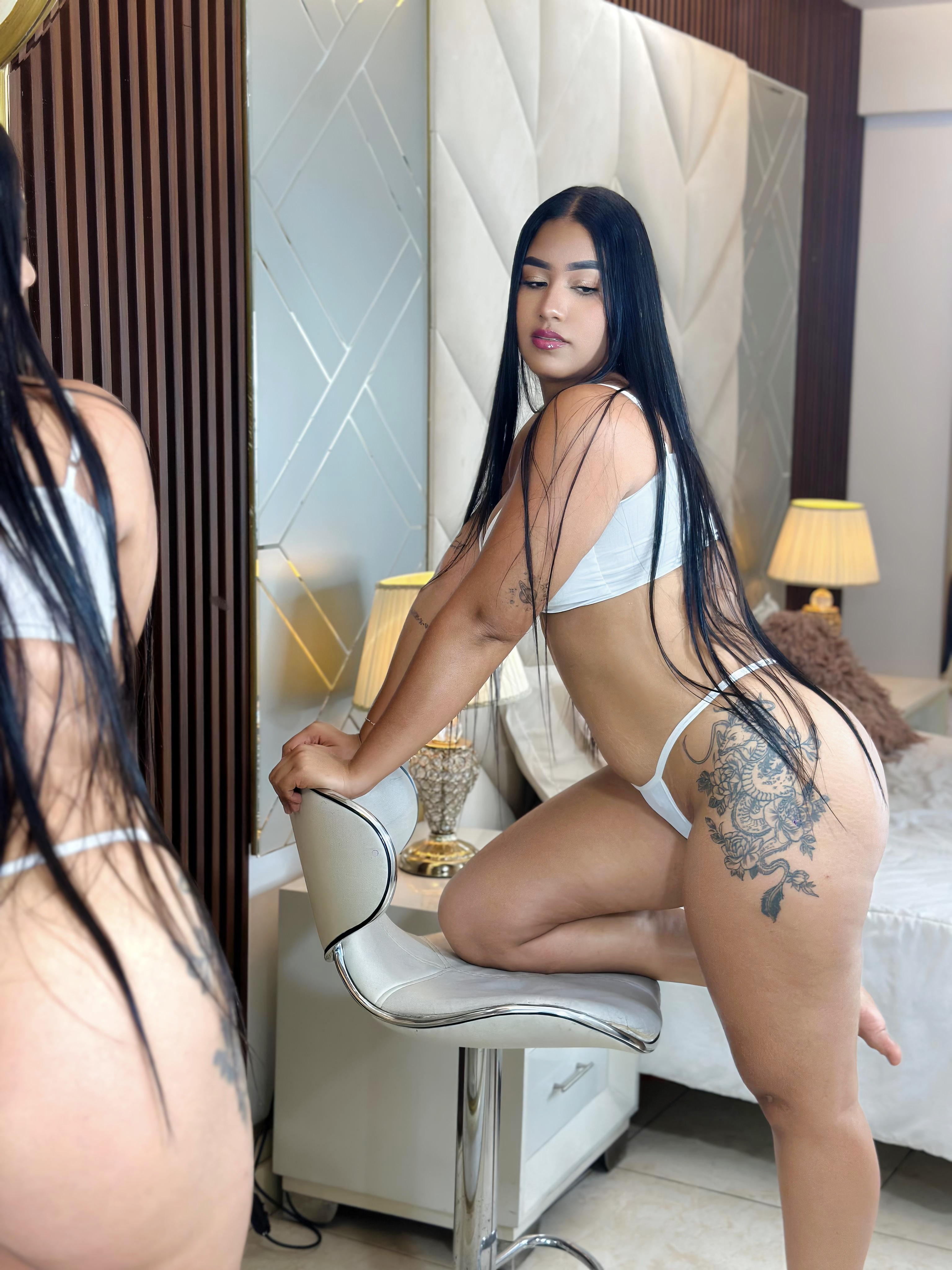 MilaFoster picture 5