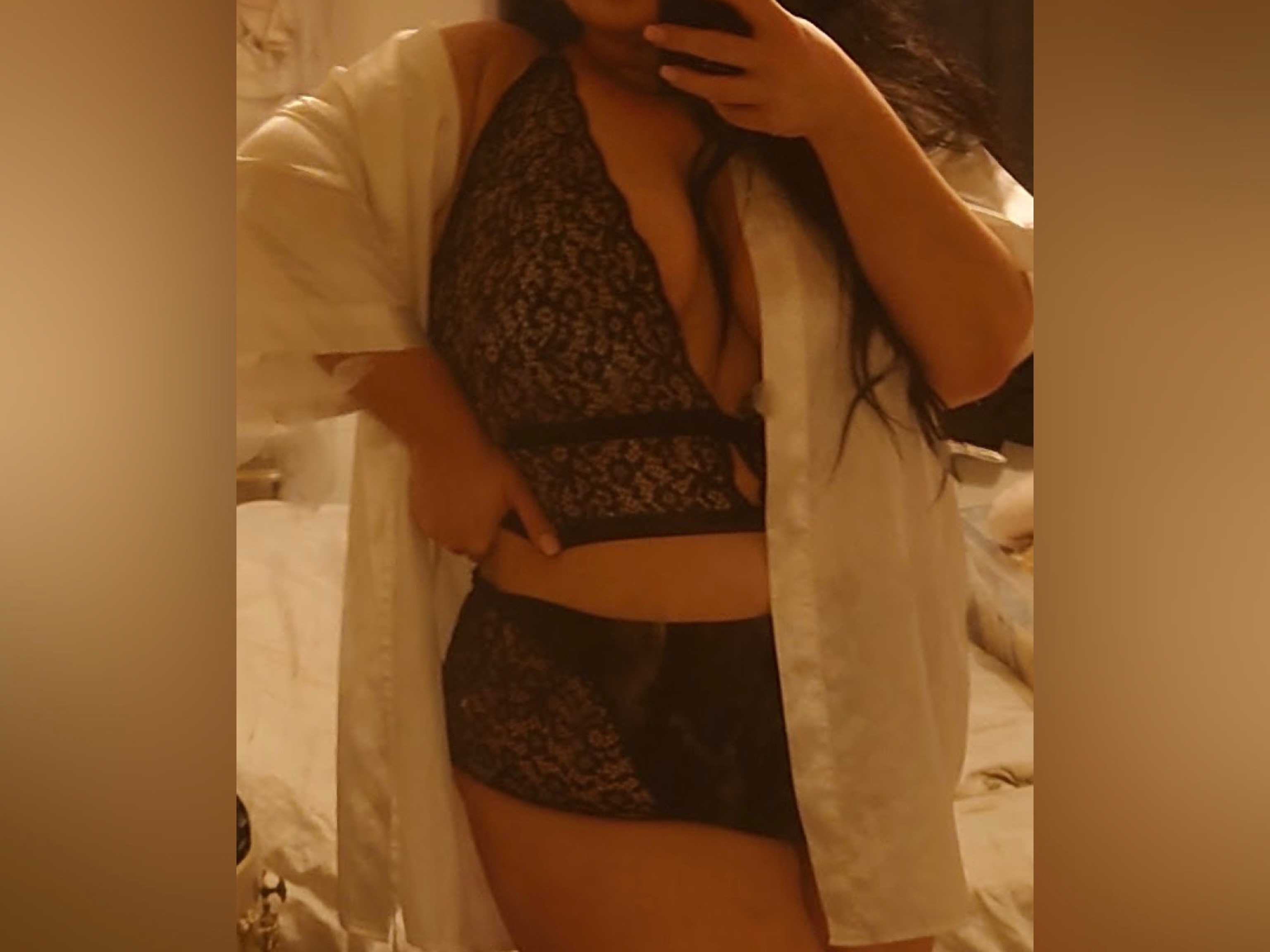 Bustybbw_Leila429