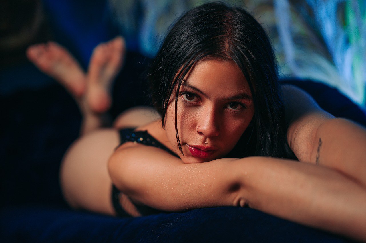 kikivelvet from Jerkmate