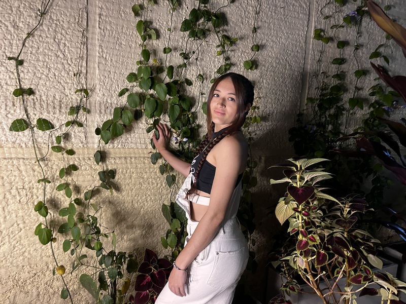 laralopez from Jerkmate