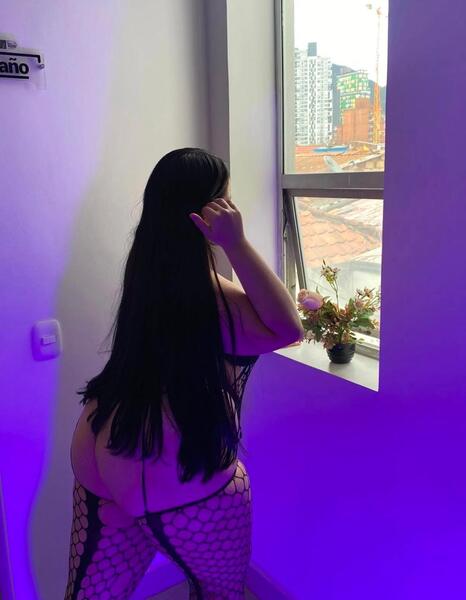 emilia_milk from Jerkmate