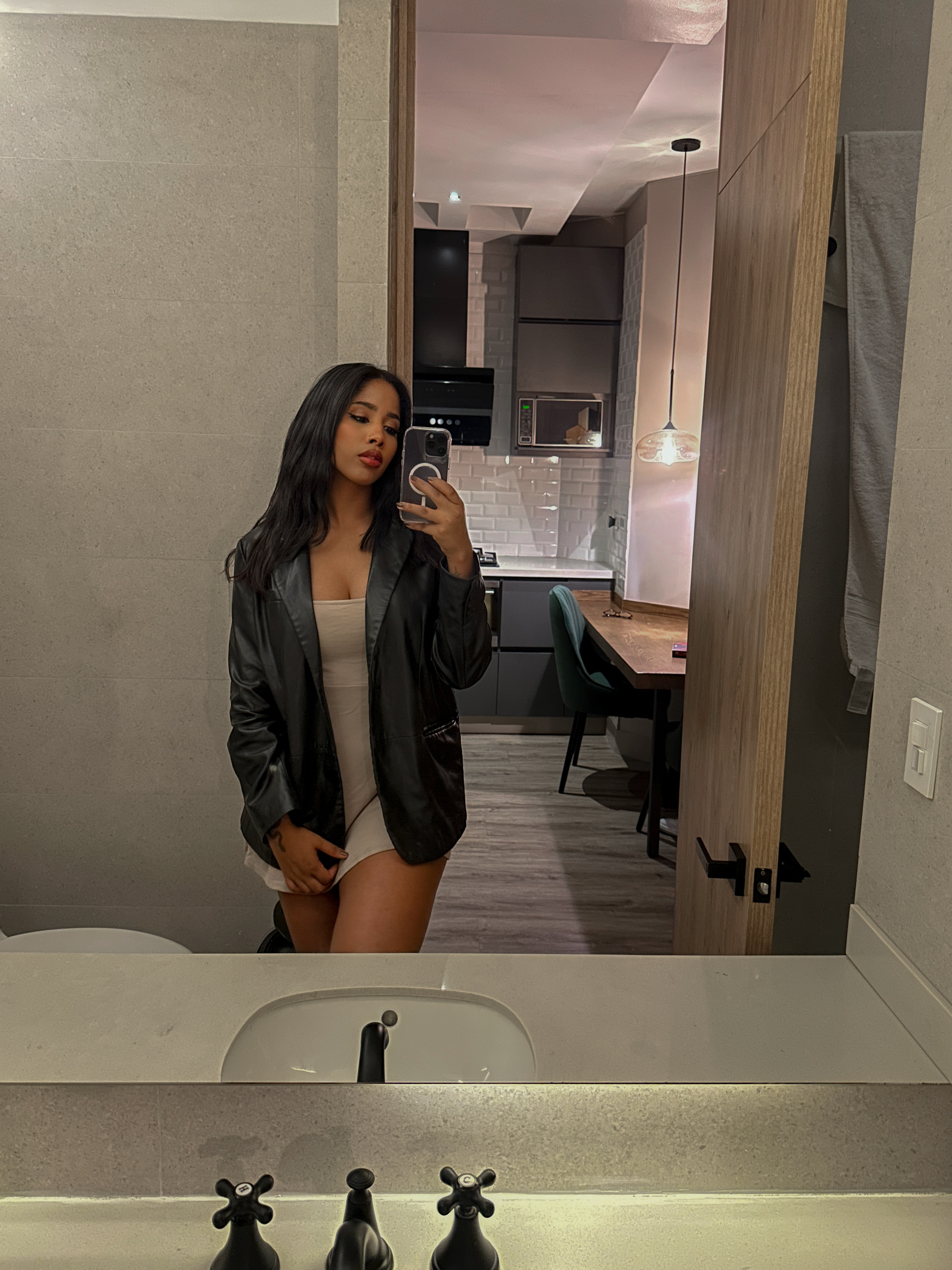 ninnarae from Jerkmate