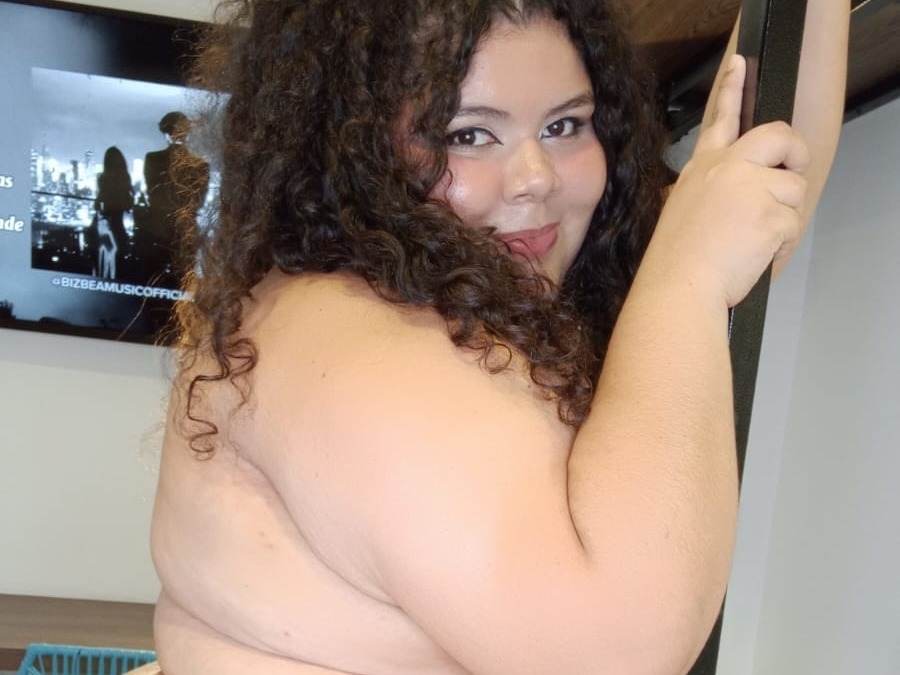 SarahBowiee photo 2