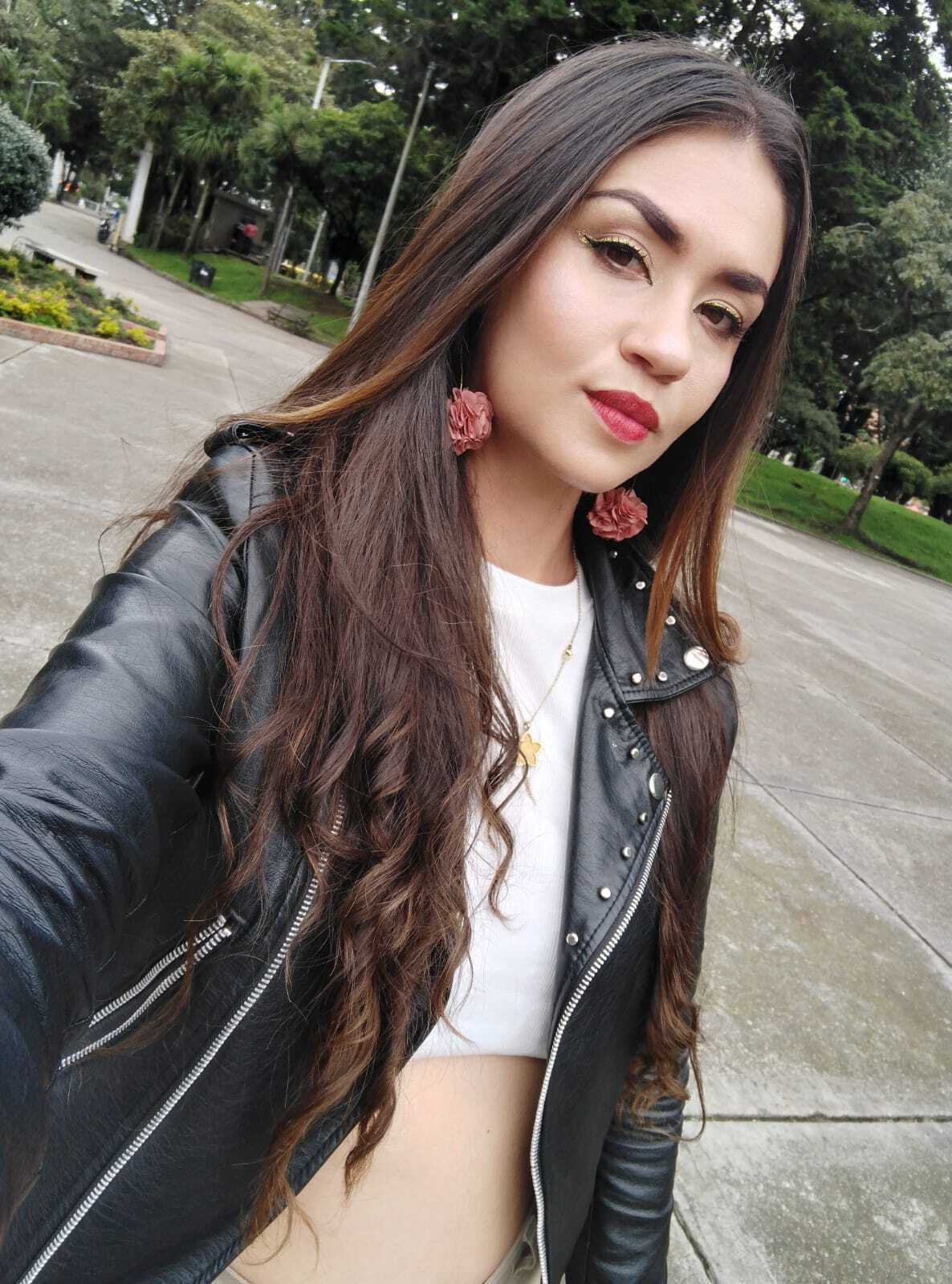 TherezaLarson picture 5