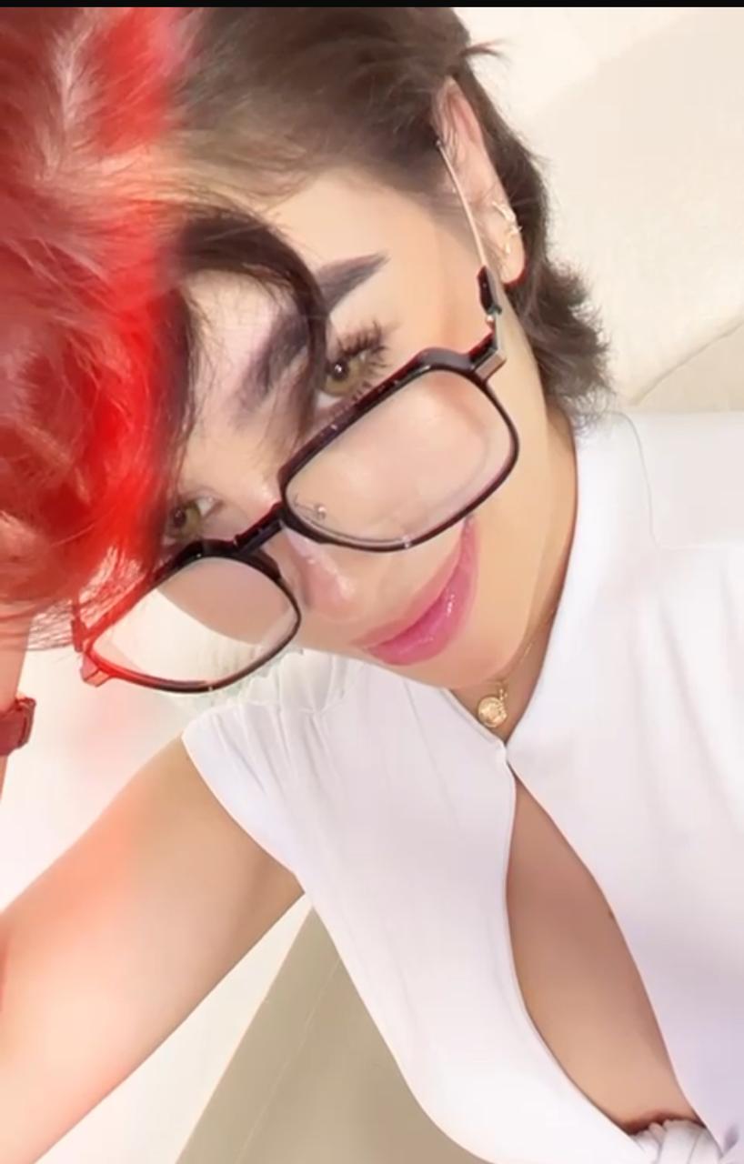 naiablum from Jerkmate