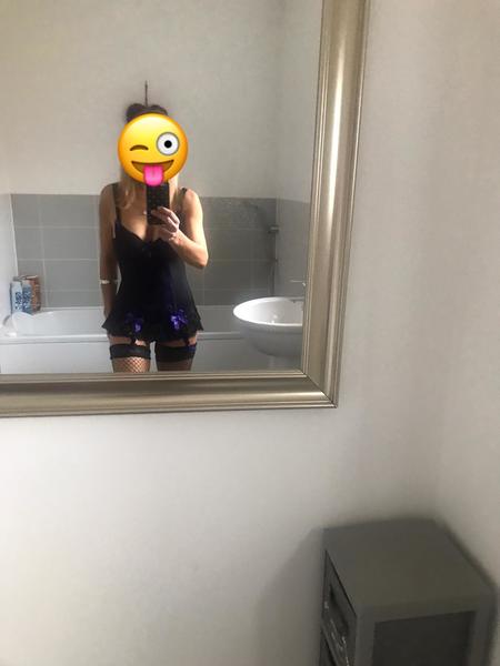 bee_uk from Jerkmate