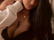 Emilycurvyx