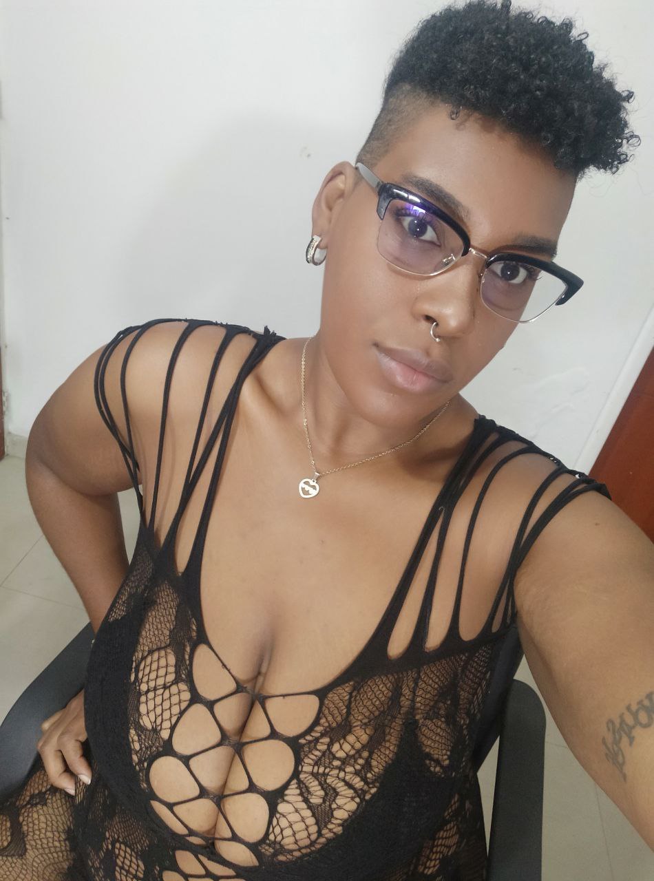 DakotaSexShow111