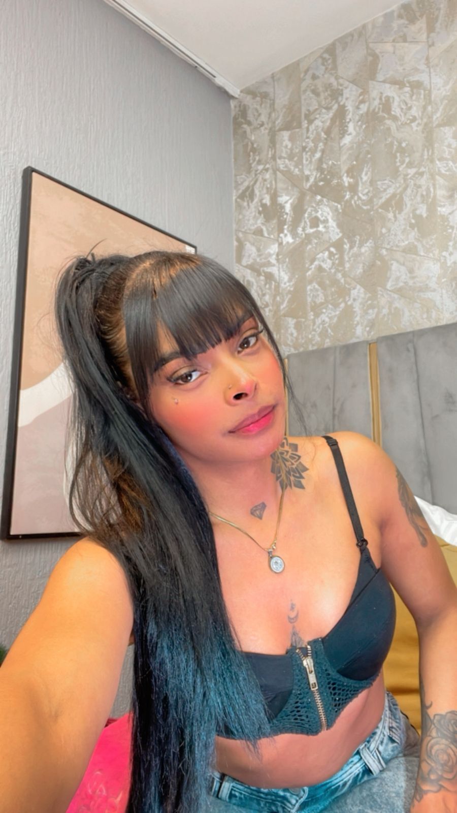 emmaebonyx19 from Jerkmate