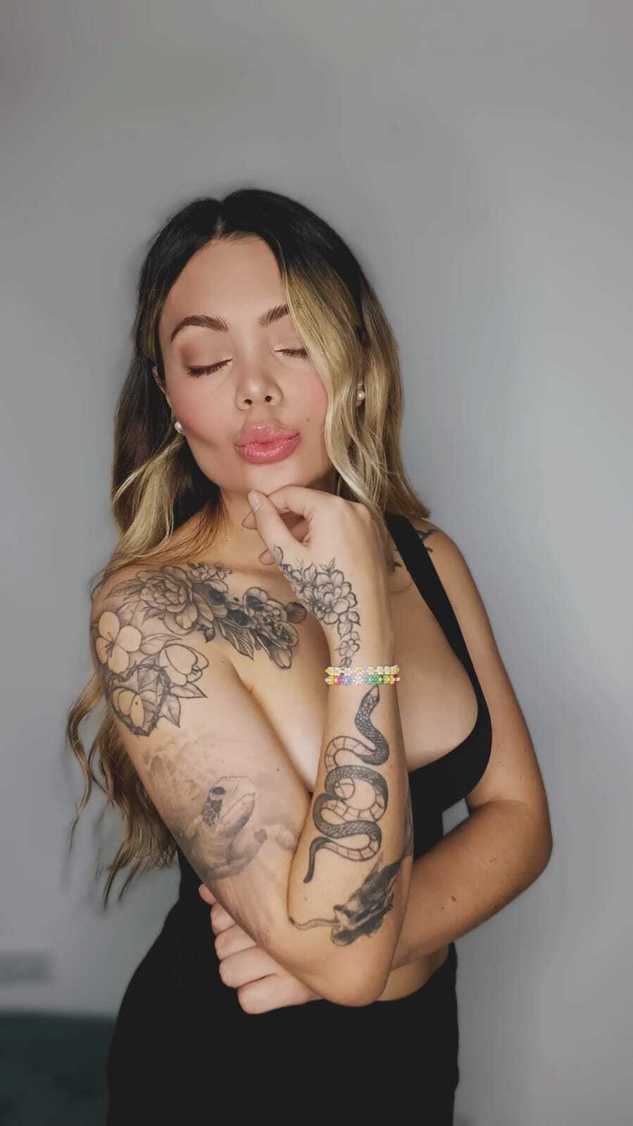 isabellasaennz from Jerkmate
