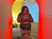 curvy_uk_lottie pic