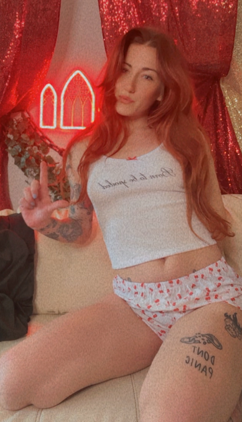 ladylittia from Jerkmate