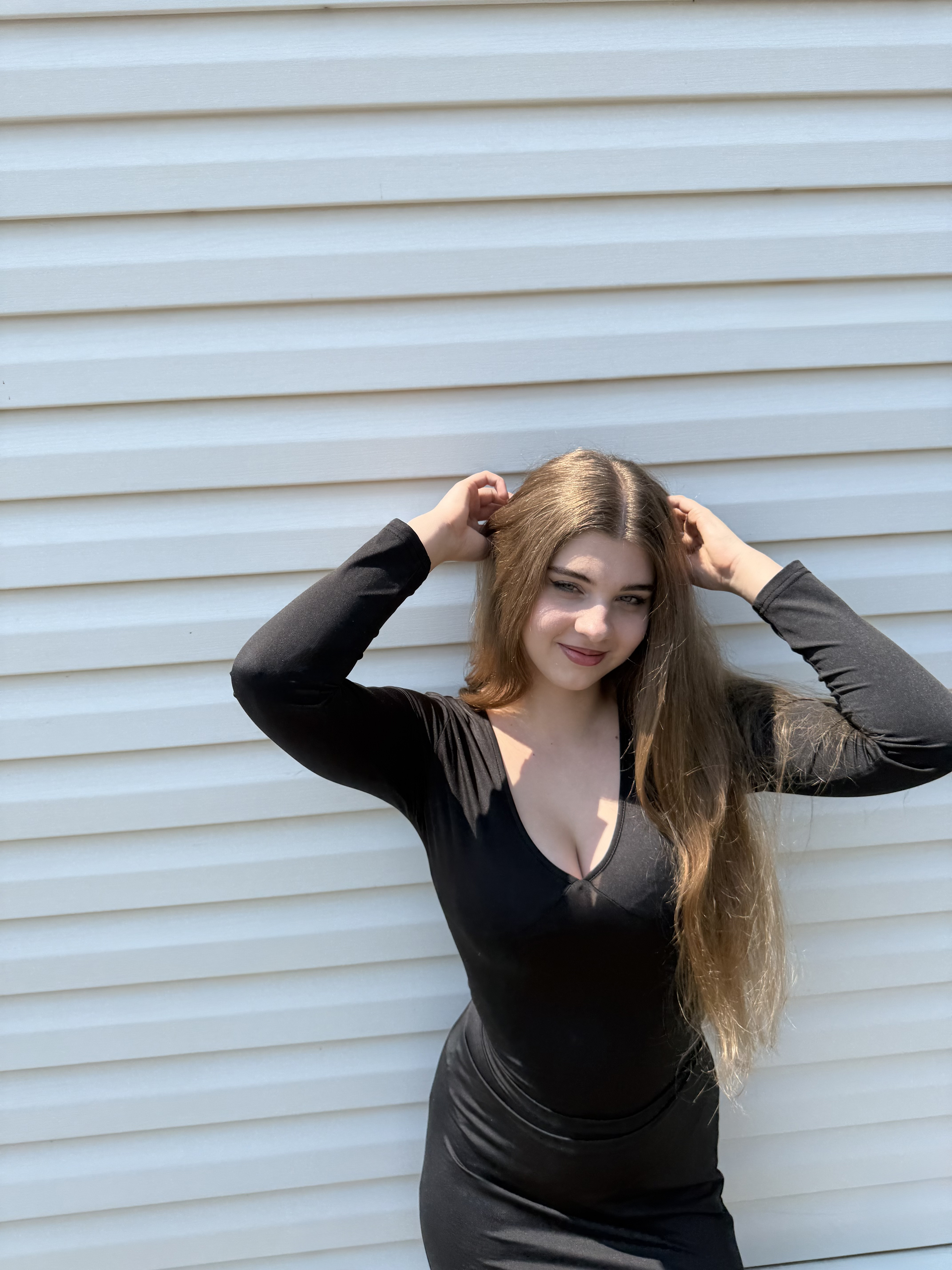 NeonAubrey picture 4