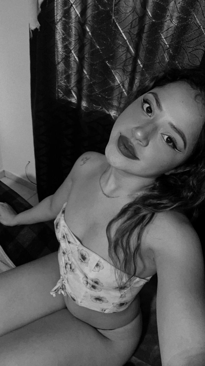 zoe100 from Jerkmate