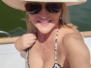 Chat Live with Prettypetunia52  53 year old Amateur Cam Girl from The United States Photo