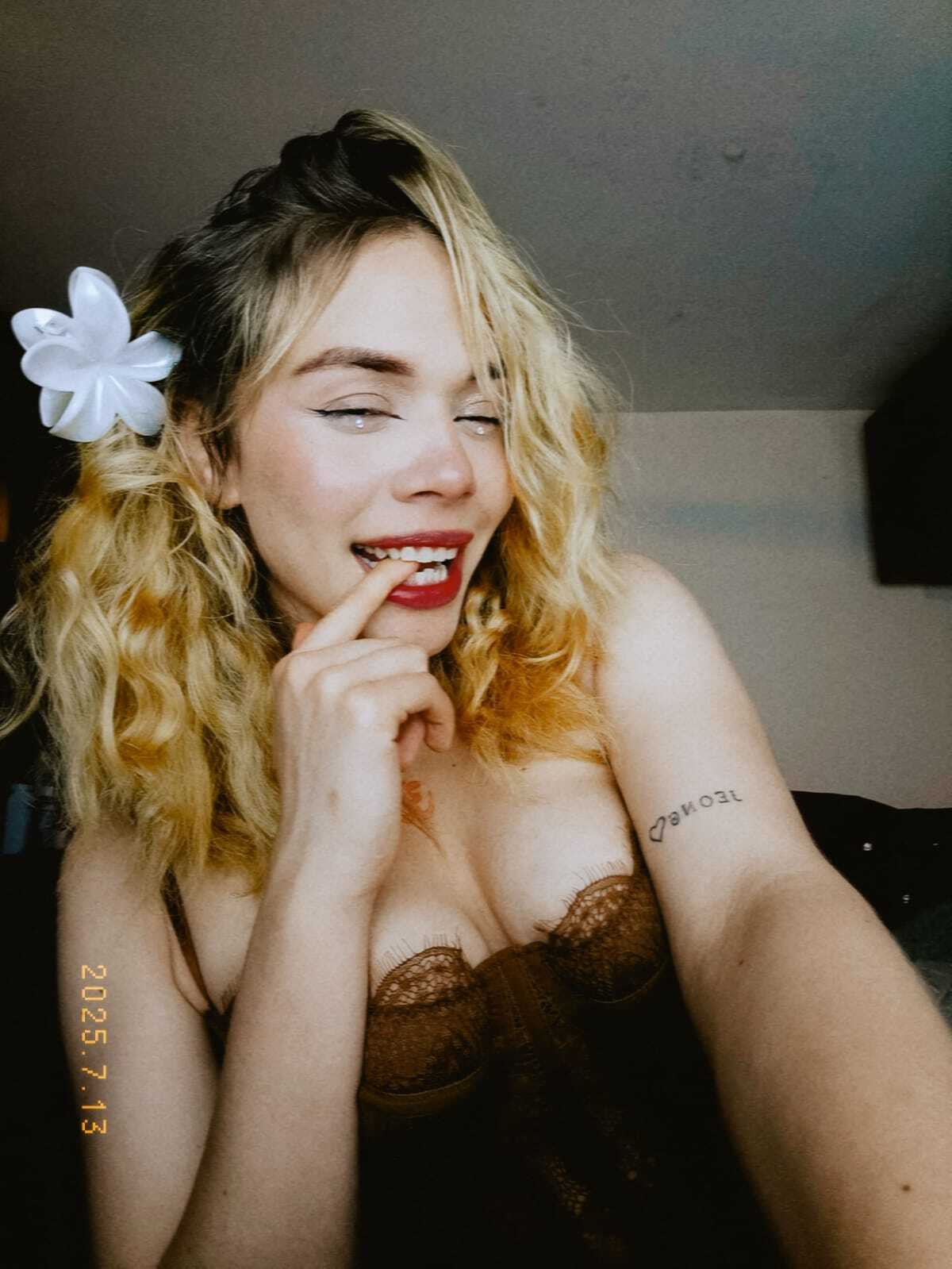 emma_rivera from Jerkmate