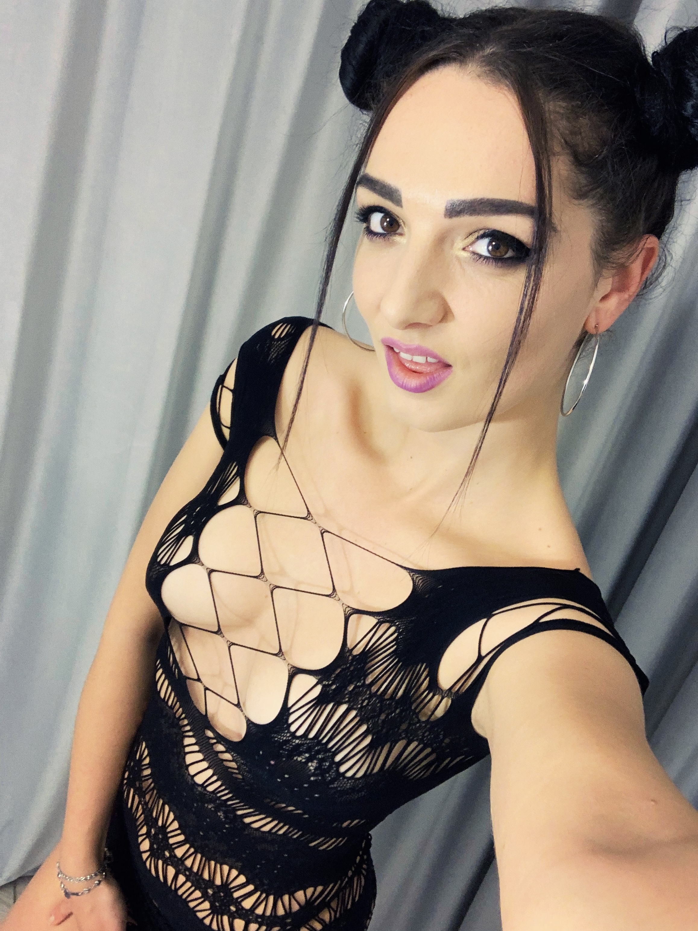 lovelykarina from Jerkmate
