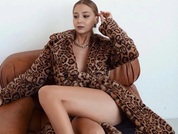 Latvian Sex Cam Girl CutiePieX » Live Cam Photo