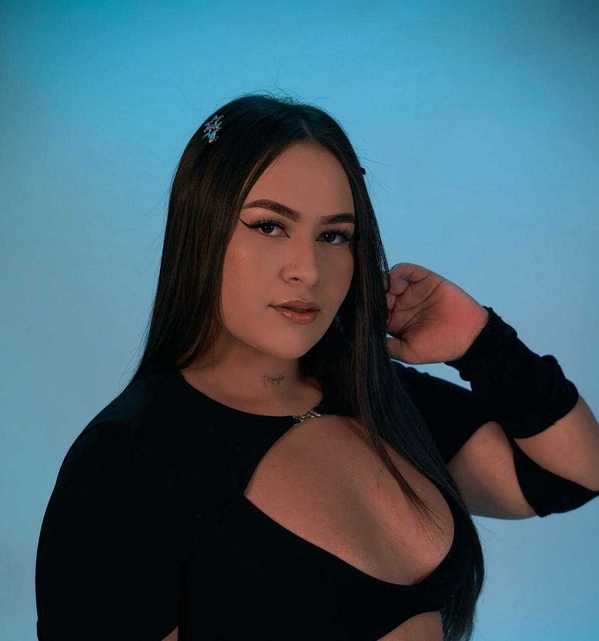 Vanessa_Foxyy