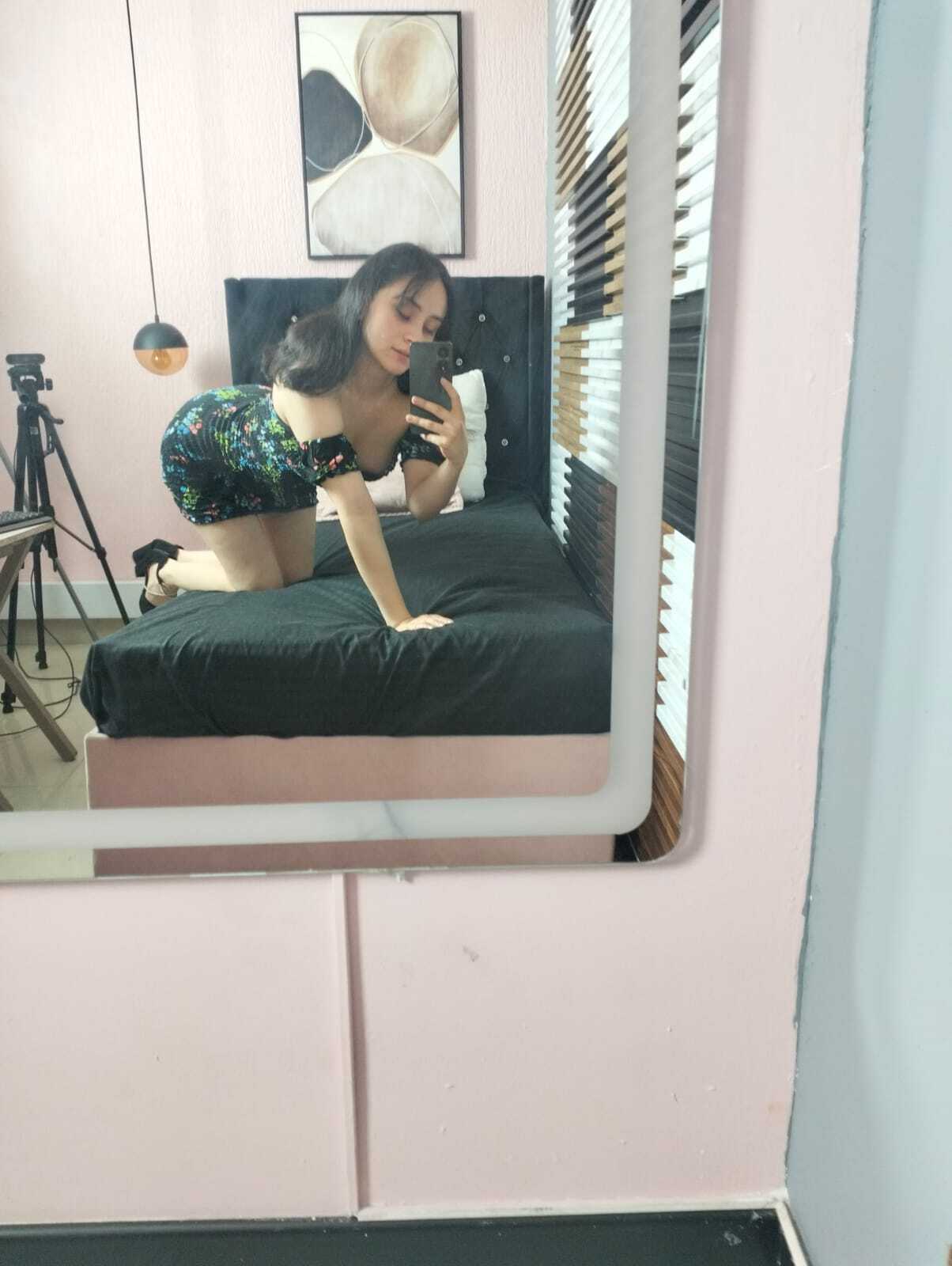 annielamberth from Jerkmate