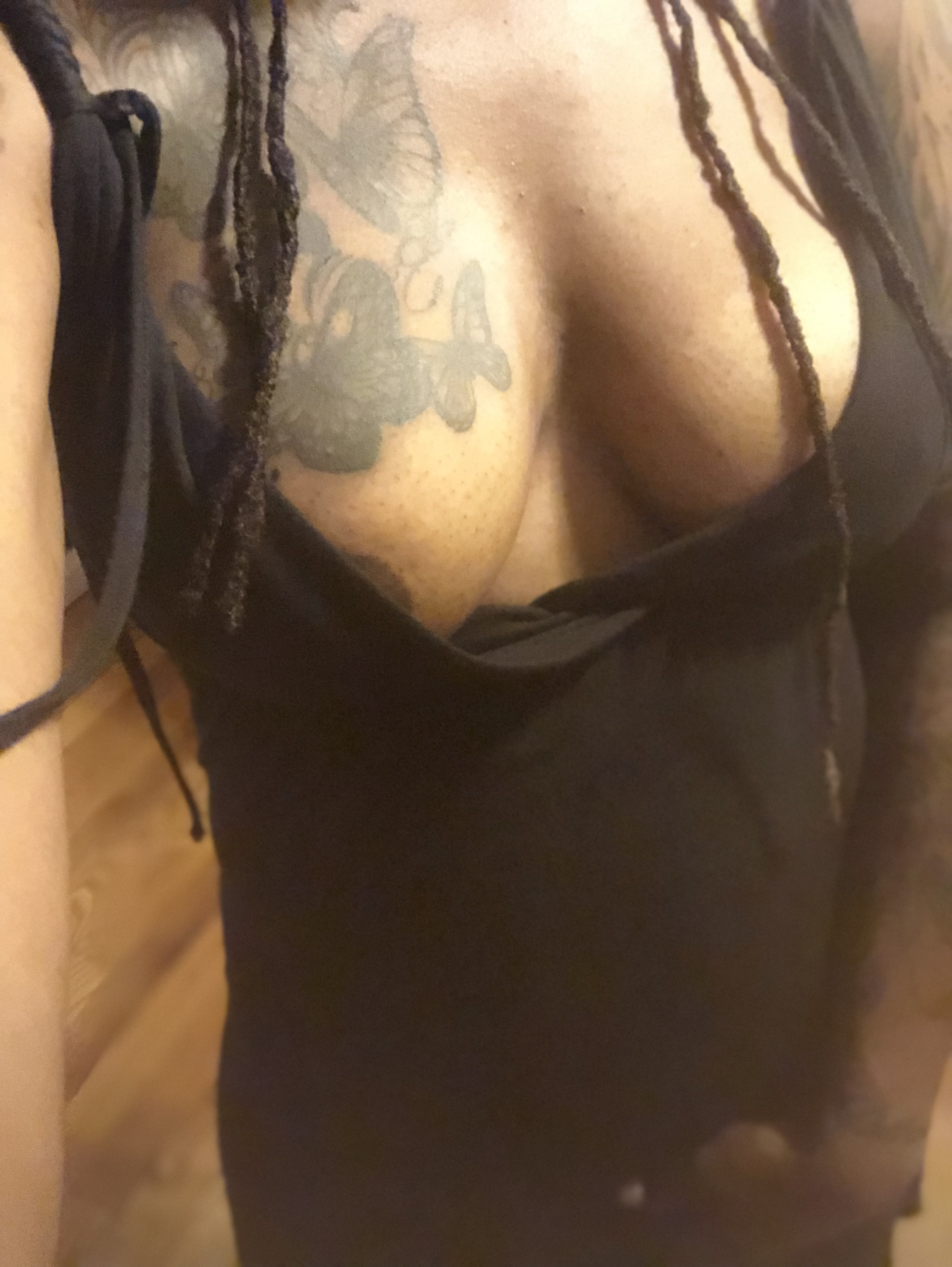 Ellie_Haze