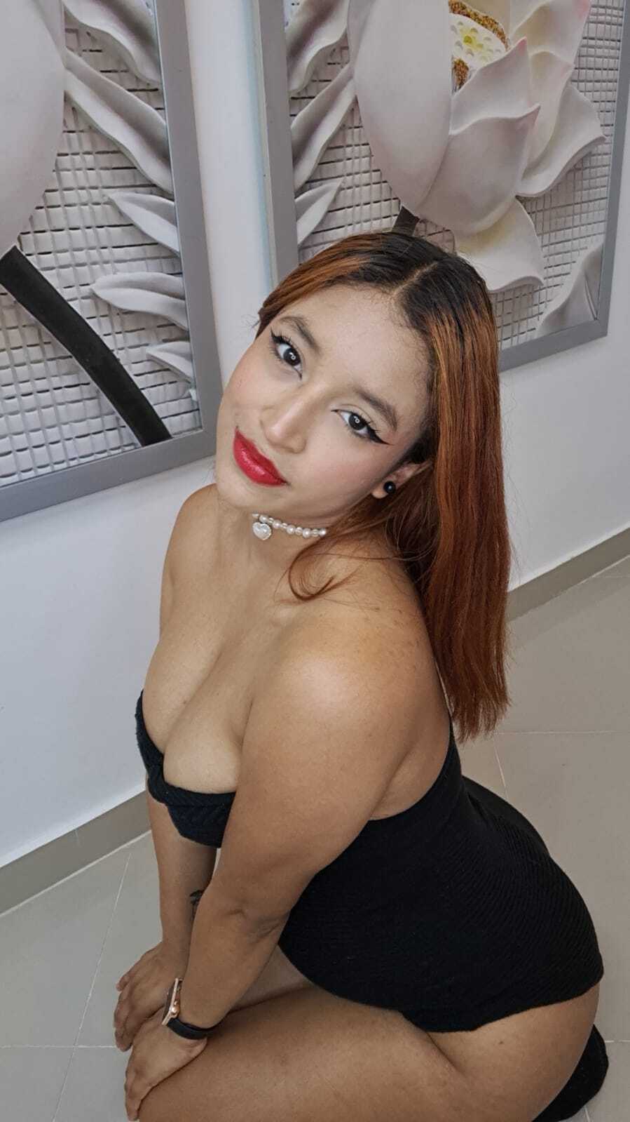 catalinaflores from Jerkmate