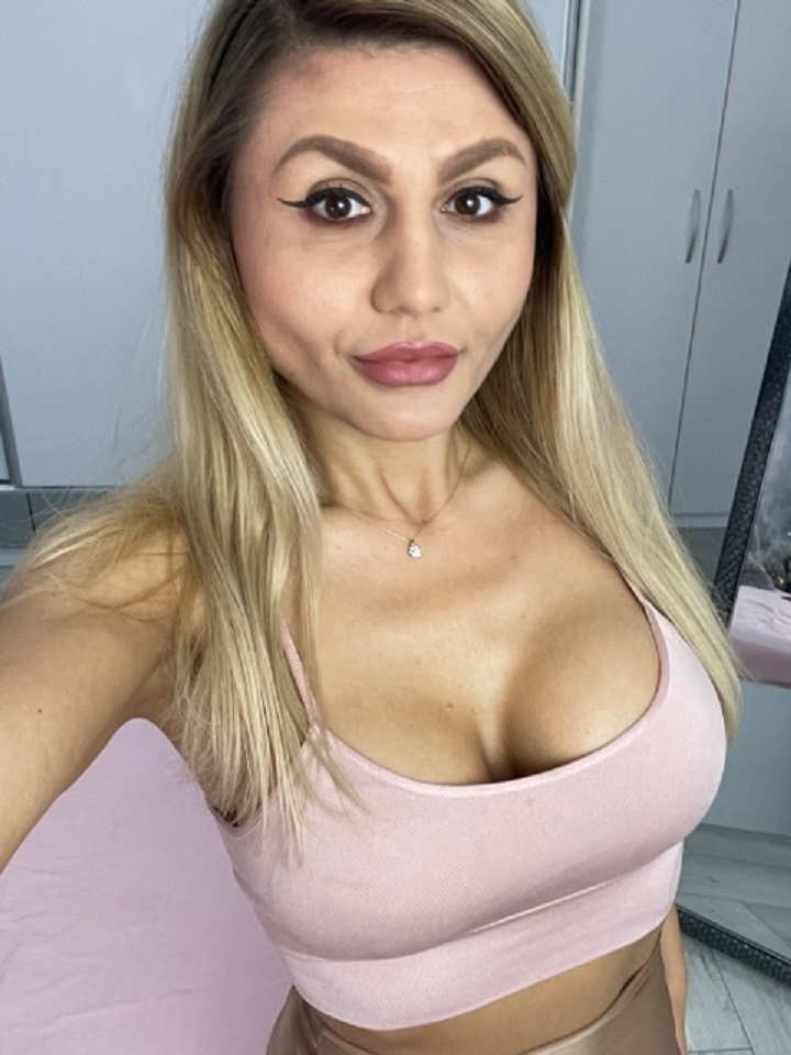 kimraven from Jerkmate