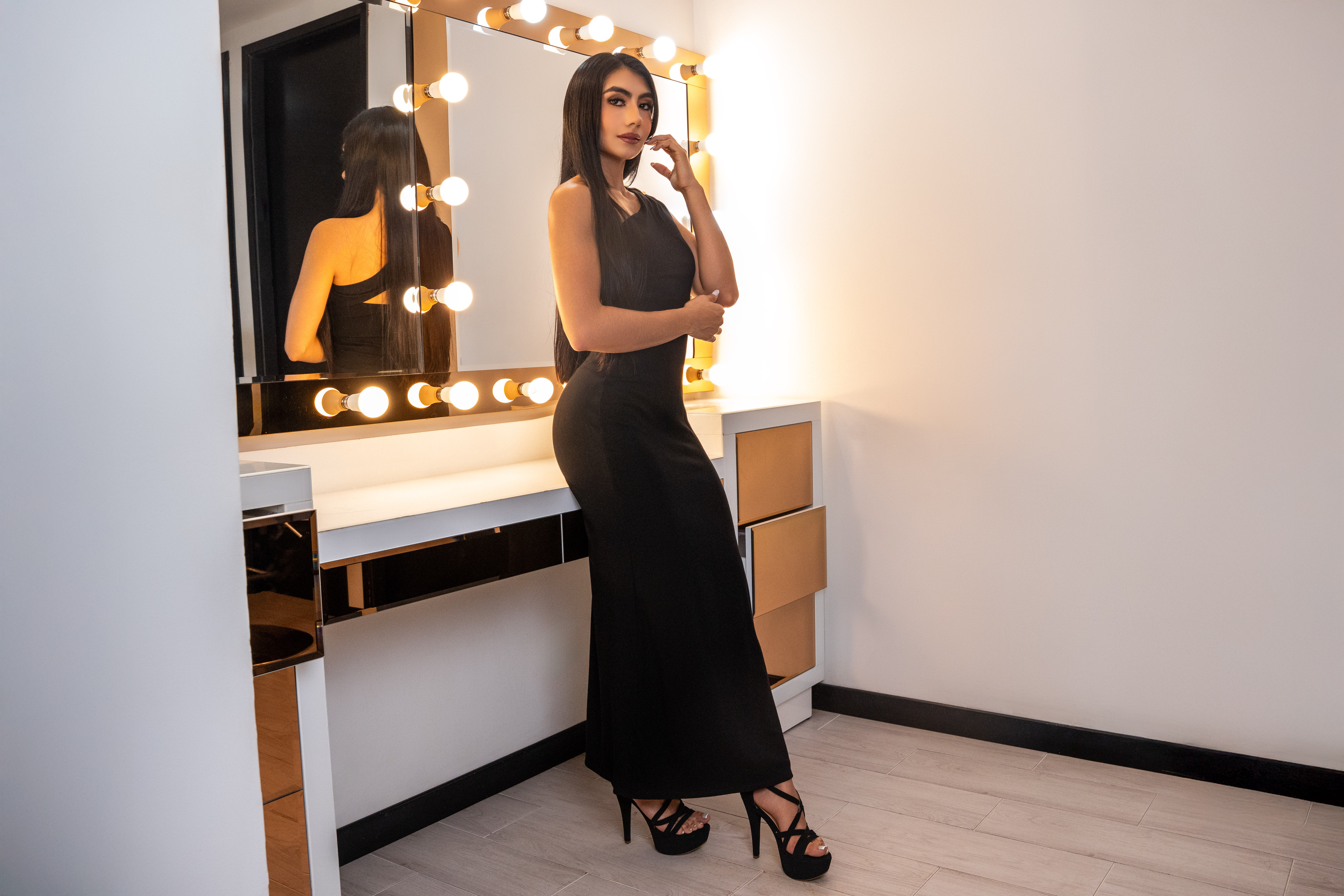 TamaraGale picture 5