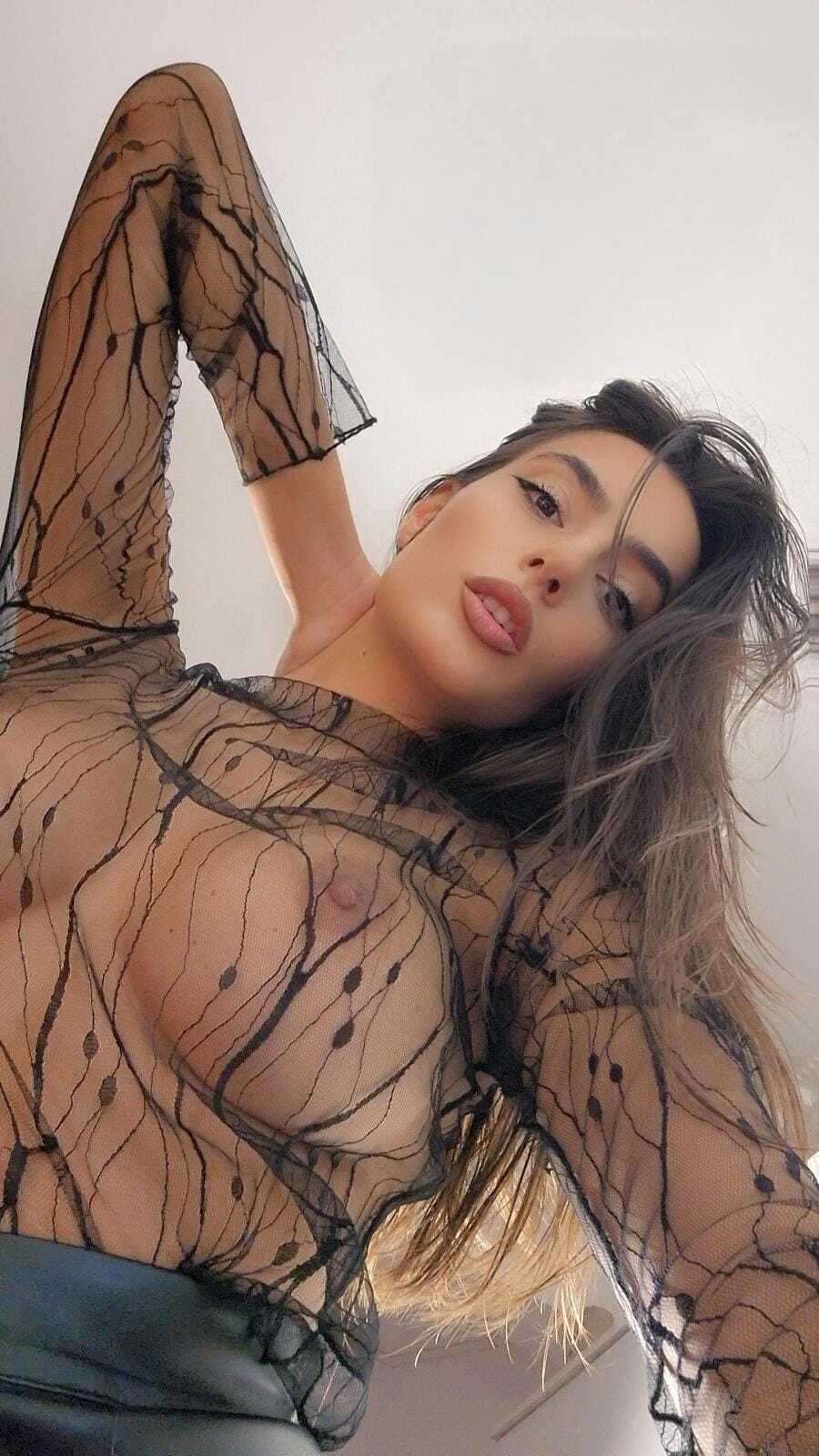 ninakrystal from Jerkmate