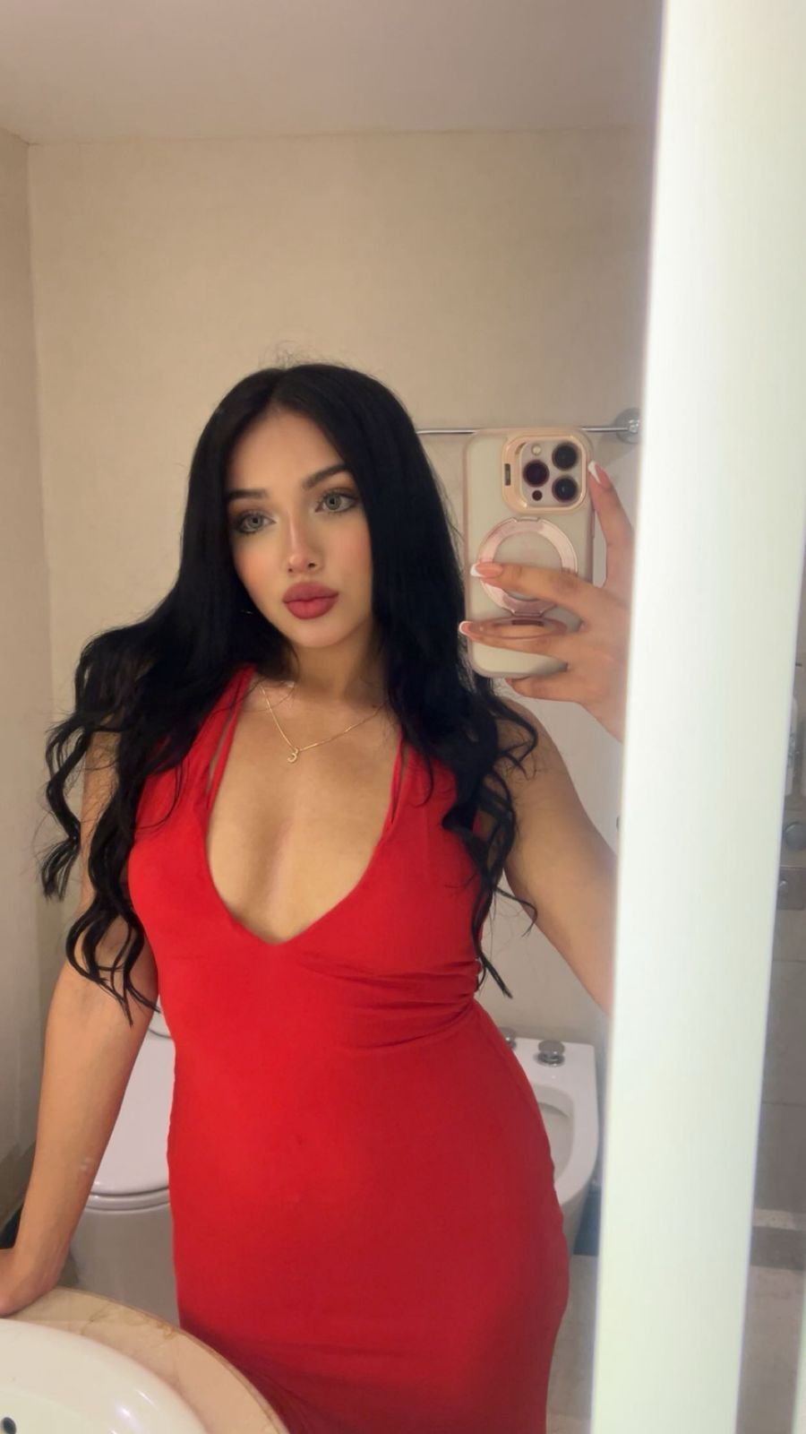 Lilly_Tylor picture 1