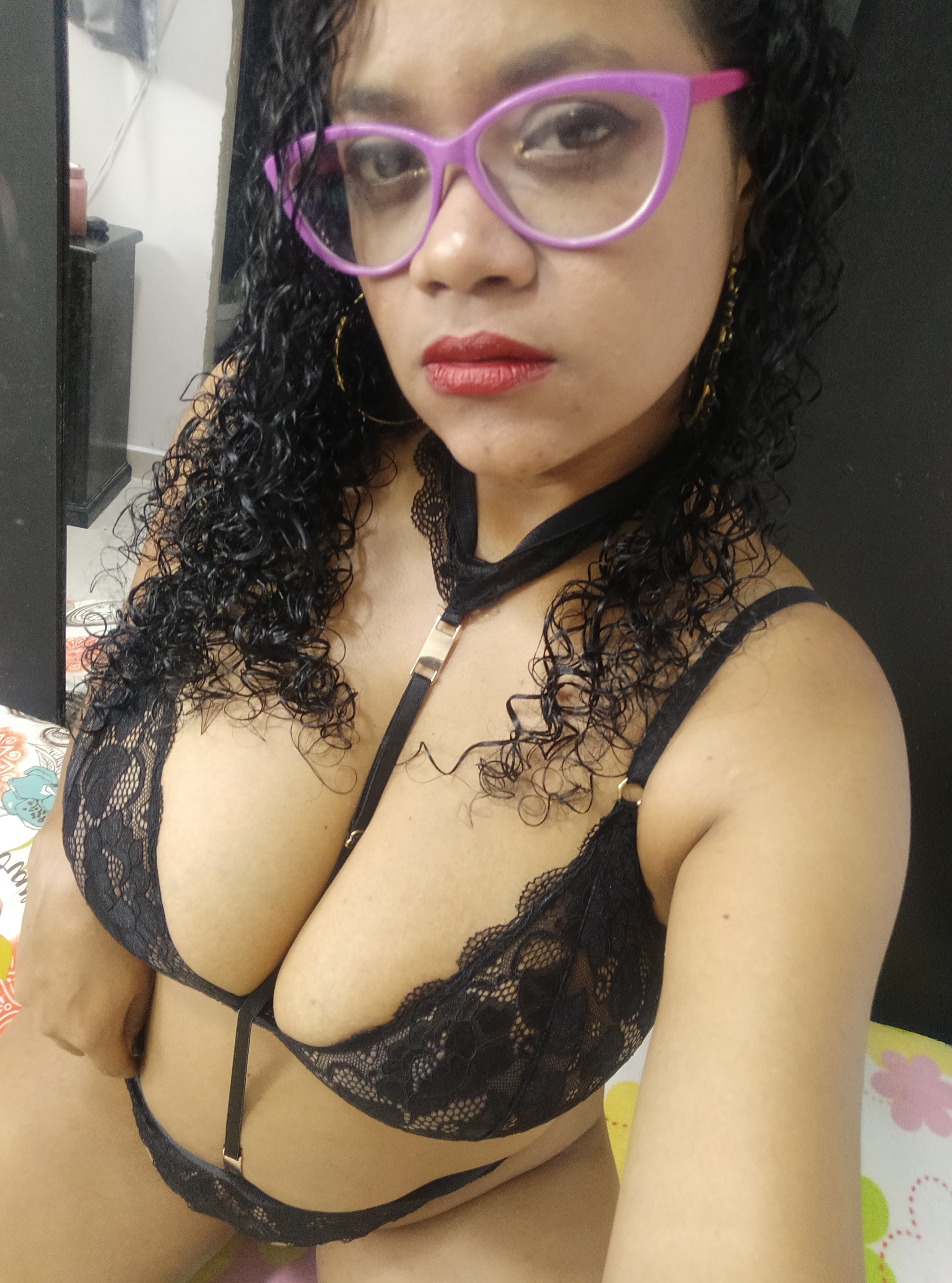 Lorena_ebony