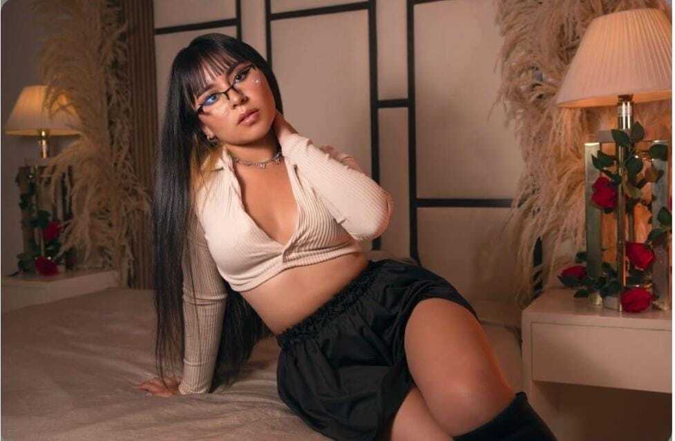 miissmegann from Jerkmate