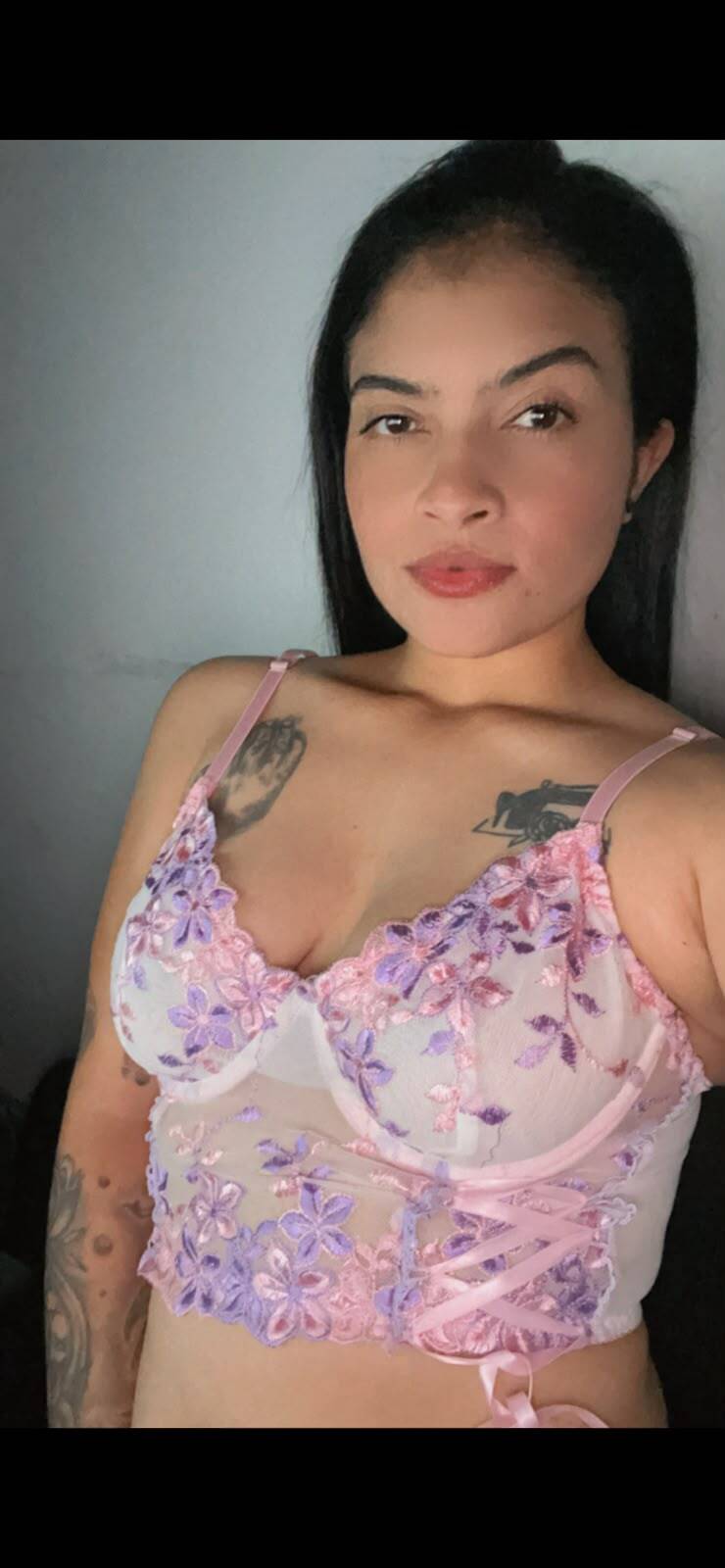 AylayZoe photo 1